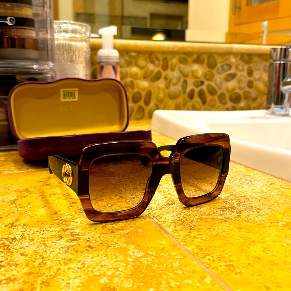 Gucci oversized sunglasses gorgeous